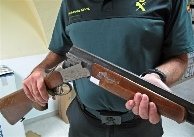 Queda en libertad el detenido por disparar a su expareja en Vilagarcía