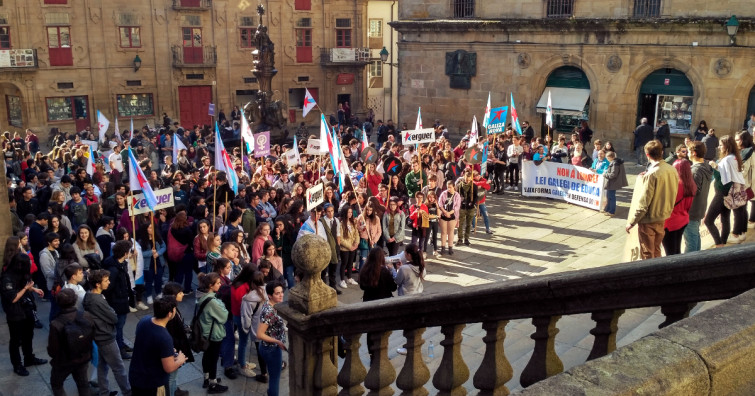 Centenares de estudiantes gallegos se movilizan contra la LOMCE