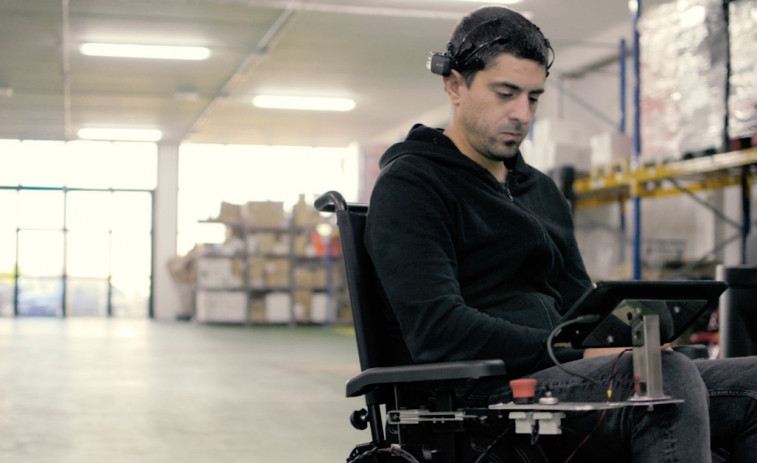 ​Una start up gallega desarrolla una silla de ruedas controlada por ondas cerebrales