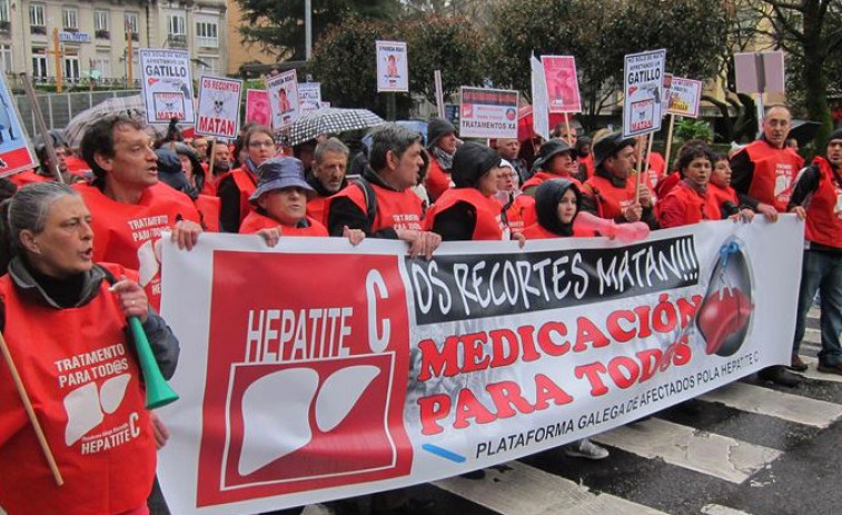 Médicos del Clínico aseguran que hubo retrasos en tratamientos de hepatitis C a pacientes graves