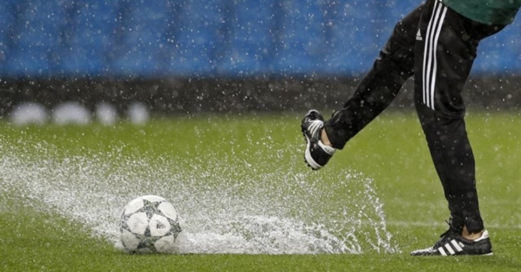 El temporal obliga a paralizar el deporte en Santiago y A Coruña