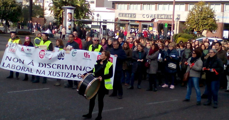 ​La Xunta anula los días libres a los funcionarios de Justicia, que lo ven como una 