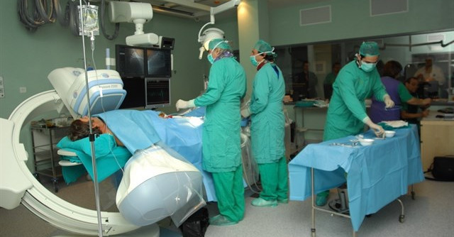 La oposición exige extender la hemodinámica en Lugo a las 24 horas