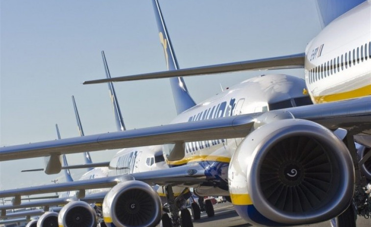 Ryanair, la aerolínea que más cobra por corregir errores en los billetes de avión