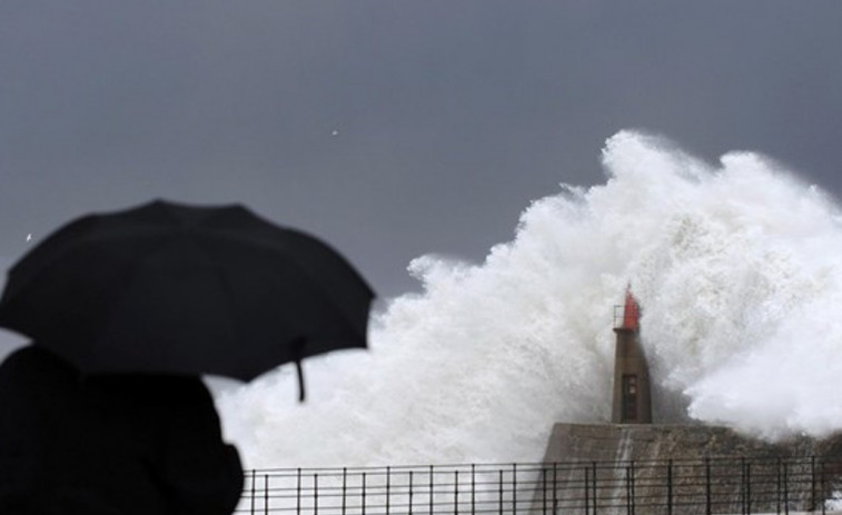 ​Galicia pasará del verano al invierno en 24 horas: una gran borrasca cubrirá toda la comunidad este jueves