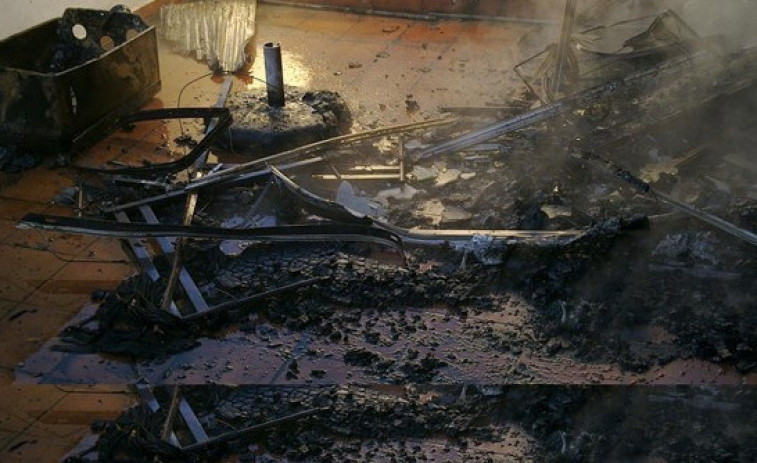 Fallece una mujer en Poio por inhalar humo debido a un incendio