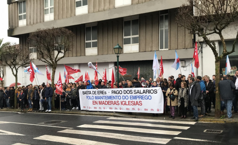 Los trabajadores de ‘Maderas Iglesias’ se manifiestan en defensa de su futuro