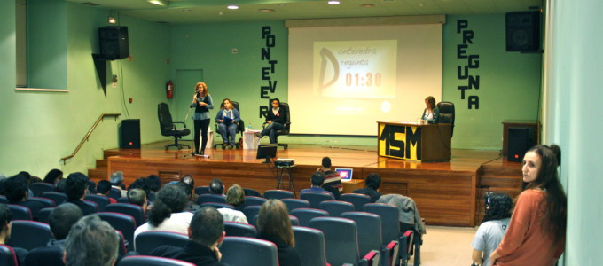 El PP, único partido que declina la invitación del 15M para participar en Pontevedra Pregunta