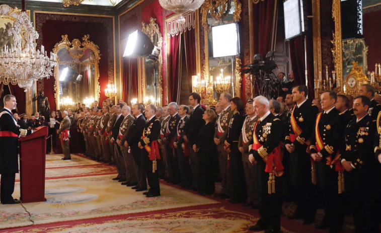 Felipe VI pide a los militares mantener el compromiso con la convivencia y la defensa nacional