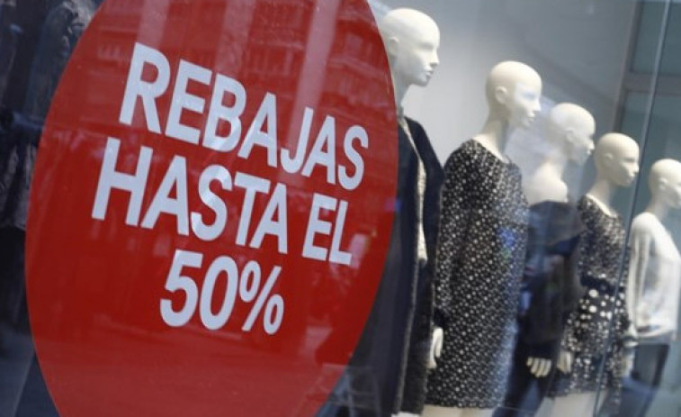 Los gallegos, los terceros de España que más gastan en ropa en rebajas