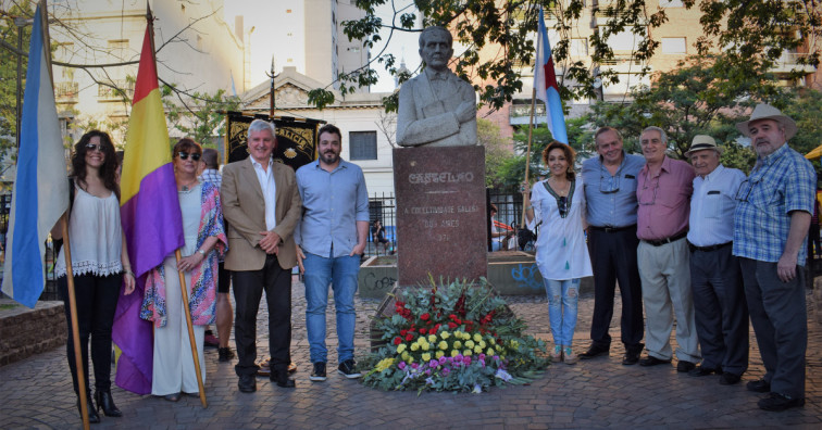 Decenas de personas se reúnen en Buenos Aires en homenaje a la figura de Castelao