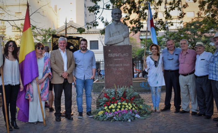 Decenas de personas se reúnen en Buenos Aires en homenaje a la figura de Castelao