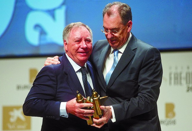 El gerente y fundador de Alucoil, Clemente González Soler, FAE de Oro 2015 de Burgos