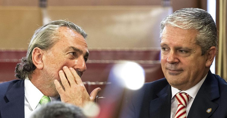 El PP gallego cree que nadie puede dudar que Rajoy es honrado y la oposición pide su cabeza