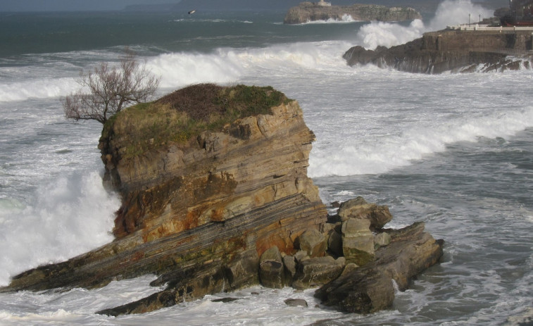 La alerta naranja por temporal se extiende a todo el litoral de Lugo