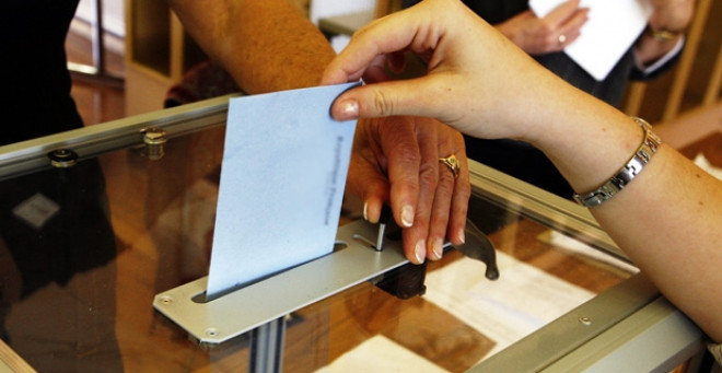 Mas de 2,2 millones de gallegos podrán votar el 24-M, 82.300 por primera vez