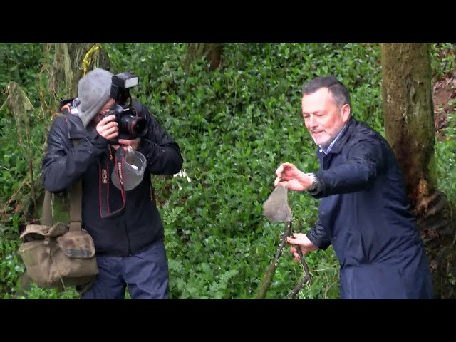 Feijóo justifica al compañero que tiró basura a un río