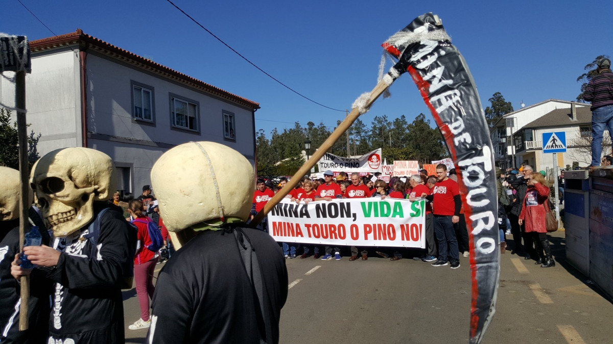 Protesta en Touro contra la futura mina de cobre