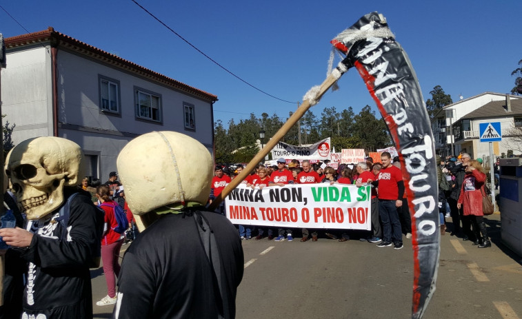 ​La empresa de la mina de Touro contrata trabajadores portugueses