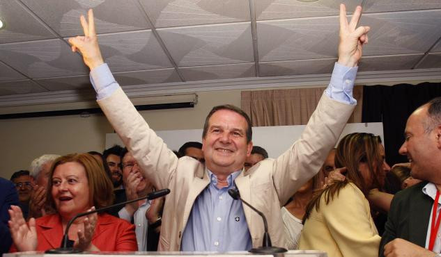 Caballero, tras lograr a maioría absoluta: 