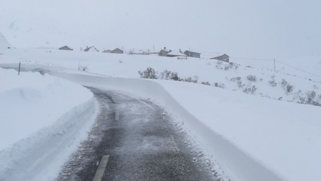 Nieve, necada, temporal, carretera con nieve, Asturias