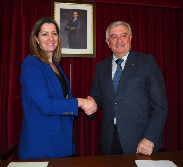 Nota De Prensa E Fotos. A Alcaldesa E O Reitor Da Usc Acordan A Cesión Da Domus