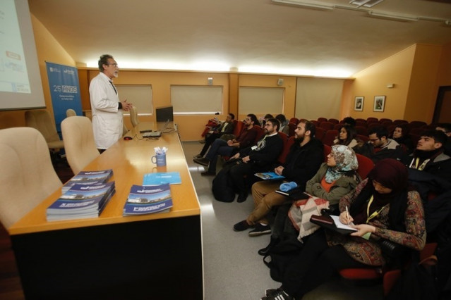 Alumnos de la Universidad de Alicante visitan el Intecmar