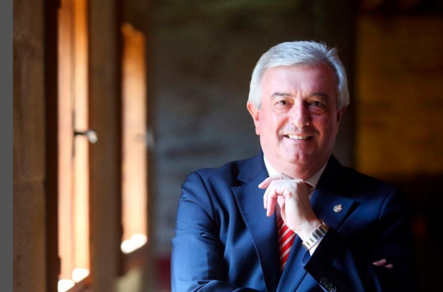 El rector de la USC, Juan Viaño, aspirará a la reelección