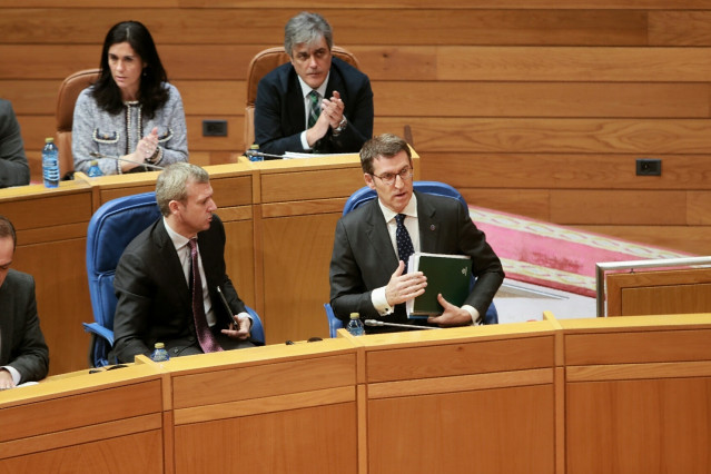 El presidente de la Xunta, Alberto Núñez Feijóo, en el pleno del Parlamento