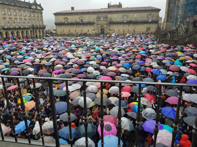 Paraguas en las movilizaciones del 8M en Santiago