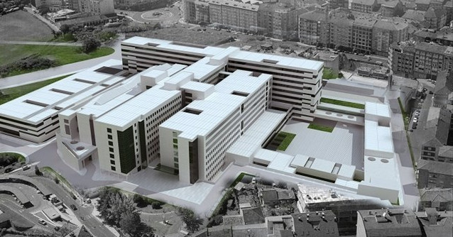 Se derrumba parte del falso techo del Hospital Materno Infantil de Ourense