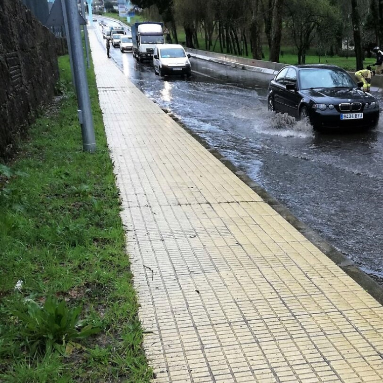 El temporal 'Gisele' deja en Galicia una herida, cortes eléctricos y caídas de árboles