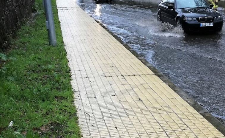 El temporal 'Gisele' deja en Galicia una herida, cortes eléctricos y caídas de árboles