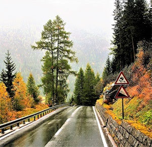 Carretera con lluvia