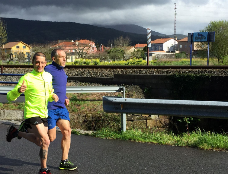 El corredor invidente Eloy Iglesias se estrena en el Medio Maratón Gran Bahía VIG-BAY EDP