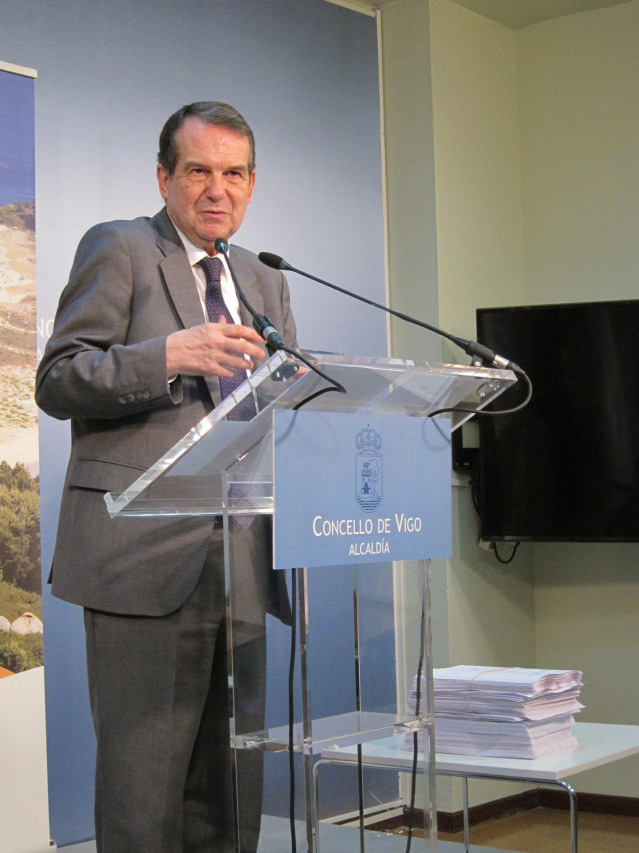 Caballero Insiste En Que El Agua De Vigo Es Óptima