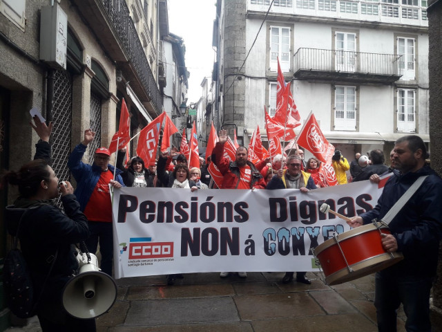 Movilización en Santiago de CCOO y UGT