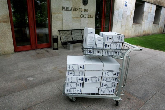 Documentación de la comisión de cajas en el Parlamento de Galicia