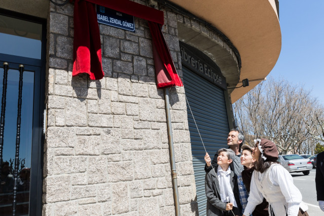Alcalde de A Coruña inauguración calle Isabel Zendal