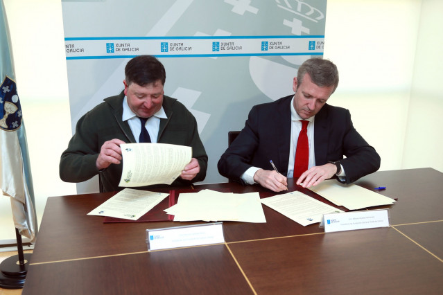 Alfonso Rueda firma un convenio con la Fundación do Campo Galego