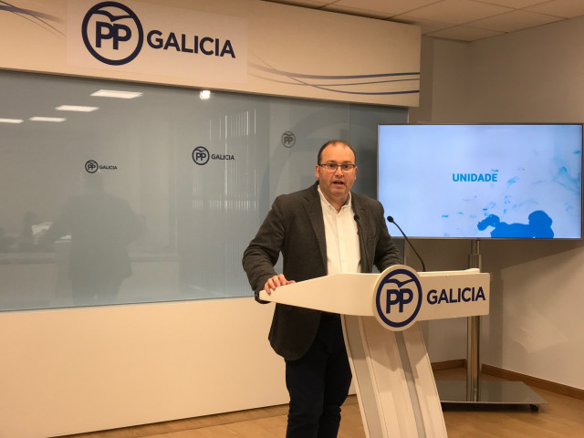El secretario general del PP gallego en rueda de prensa