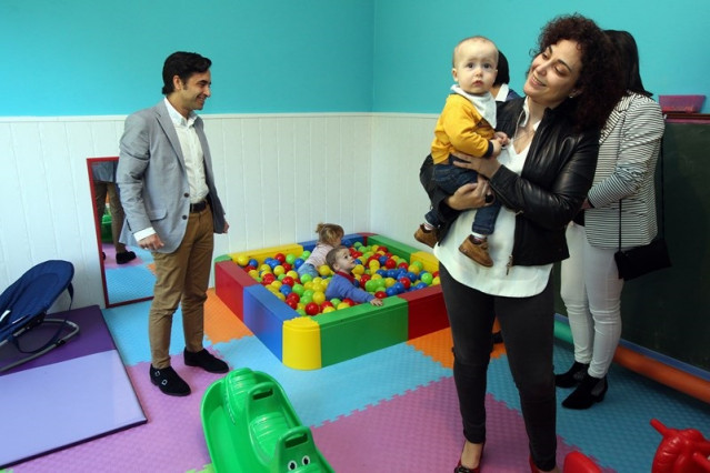 José Manuel Rey Varela visita una 'casa-nido'