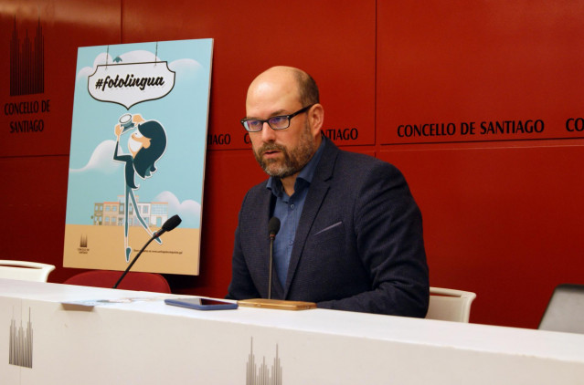 El alcalde presenta la tercera edición de 'Fotolingua'