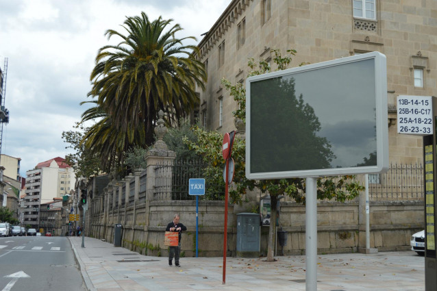 Ourense en Común denuncia ante la Fiscalía la instalación de pantallas digitales