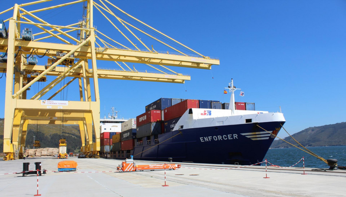 El Puerto Exterior de Ferrol se estrena en el tráfico de contenedores.
