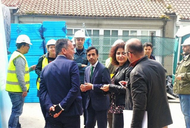 Visita de Rey Varela a las obras de la escuela infantil de Santa Susana.