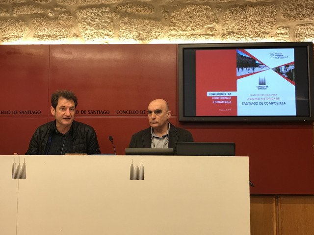 Jorge Duarte analiza la conferencia sobre la ciudad histórica de Santiago