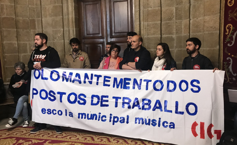 Noriega encuentra una vía para salvar los puestos de los profesores de la Escola de Música