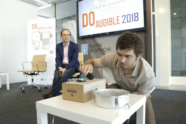 Anxo Lorenzo y el director artístico de Vertixe Sonora en rueda de prensa