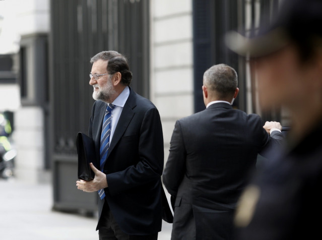 Rajoy Llega Al Congreso De Los Diputados Para La Votación De Los Presupuestos